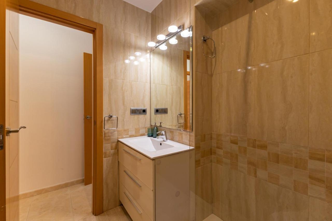 Charming 3 Bedroom Apartment At Triana Center By Oui إشبيلية المظهر الخارجي الصورة